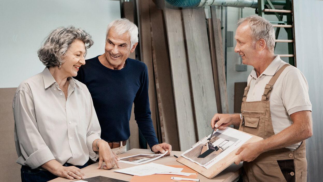 Präsentation von Oberflächen durch #Branche1# Präsentation von Oberflächen durch #Branche1# anhand eines Boards